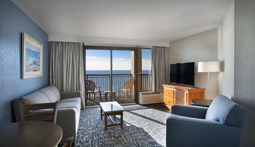 Studio Suite, 1 King Bed, Kitchen, Oceanfront (Living Room, Full Kitchen)