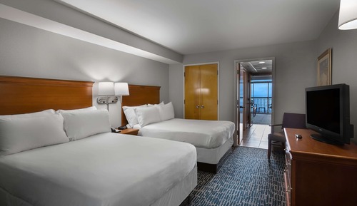 Studio Suite, 2 Double Beds, Kitchen, Oceanfront (Living Room, Full Kitchen)