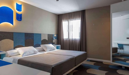 Double Room (twin)
