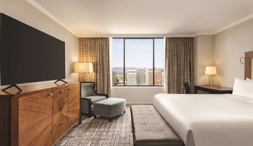 Room, 1 King Bed, Pool Access