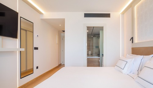 Supreme Room