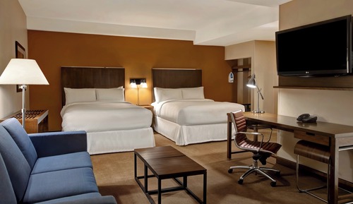 Junior Suite, 2 Queen Beds, Poolside
