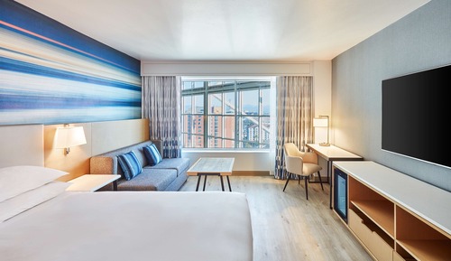 Deluxe Room, 1 King Bed (High Floor)