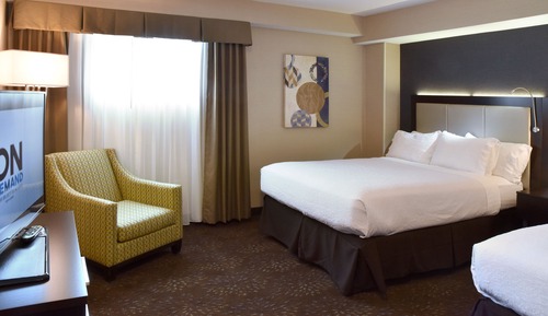 Standard Room, 1 King Bed, Accessible Bathtub (Communications)