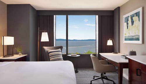 Room, 1 King Bed, Lake View