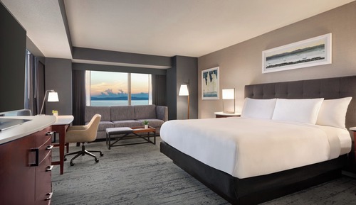 Room, 1 King Bed, Lake View (Panoramic)