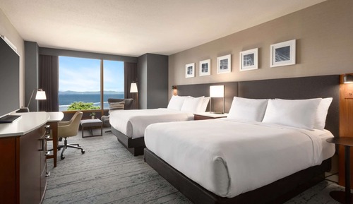 Room, 2 Queen Beds, Lake View
