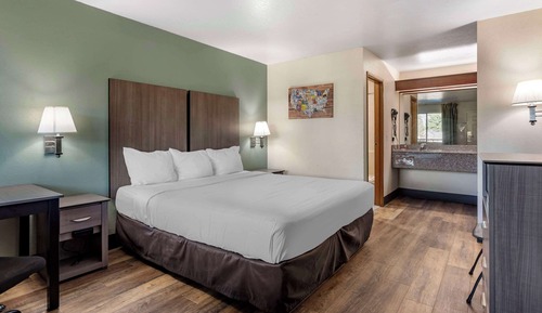 Standard Room, 1 King Bed, Non Smoking