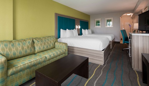 Standard Room, 2 Queen Beds, Microwave, City View (Shower Only)