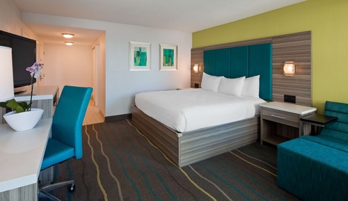 Standard Room, 1 King Bed, Microwave, Partial Ocean View (Shower Only)