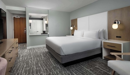 Room, 1 King Bed, Accessible, Ocean View (Hearing)
