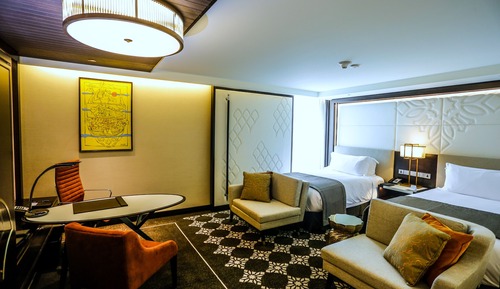 Room, 2 Twin Beds, Smoking, Business Lounge Access