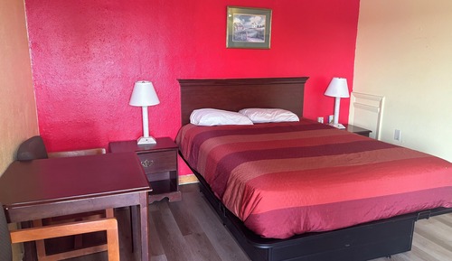 Standard Room, 1 Queen Bed
