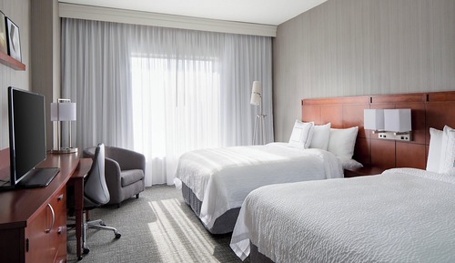 Room, 2 Queen Beds, Non Smoking (Mobility/Hearing Access, Roll-in Shwr)