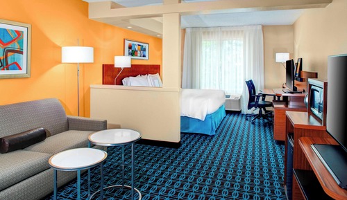 Suite, 1 King Bed with Sofa bed, Non Smoking