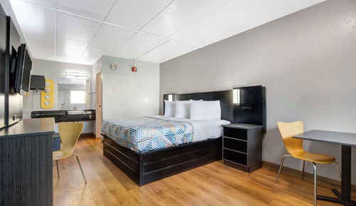Standard Room, 1 King Bed, Non Smoking