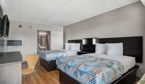 Deluxe Room, 2 Double Beds, Accessible, Non Smoking