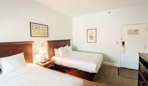 Deluxe Room, 2 Queen Beds, Non Smoking