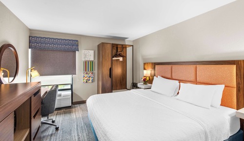 One king bed deluxe room non smoking