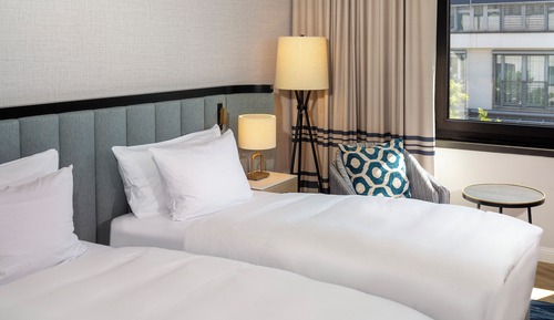 Superior Room, 2 Twin Beds, City View