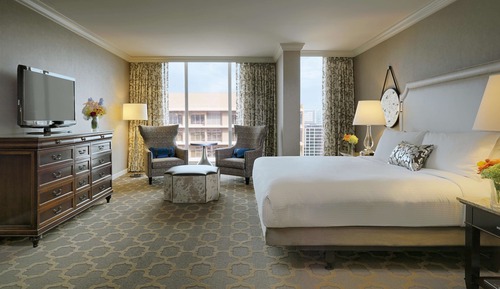 Deluxe Room, 1 King Bed, City View