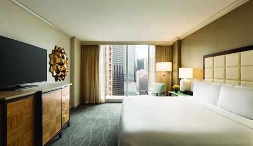 Fairmont Gold, Suite, 1 Double Bed, City View