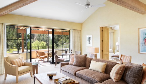Deluxe Hillside View Suite