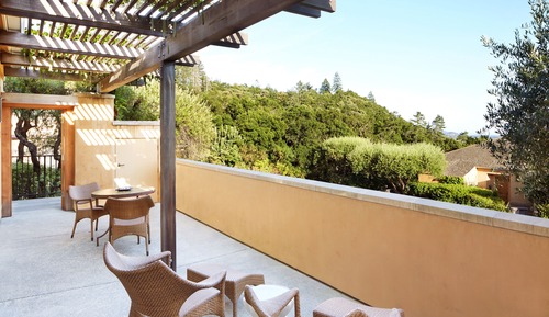Hillside View Suite