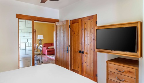 1 BEDROOM TERRACE KING BED