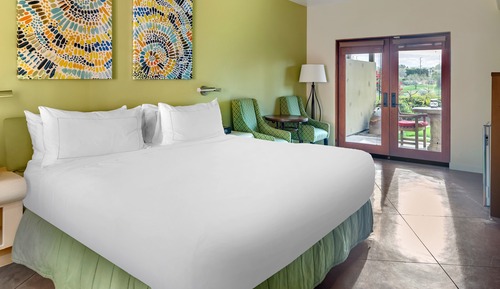 STUDIO 1 KING BED