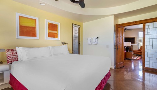 1 BEDROOM TERRACE PREMIER WITH 1 KING BED