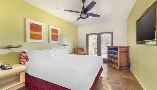 2 BEDROOMS WITH 2 KG BEDS AND PATIO