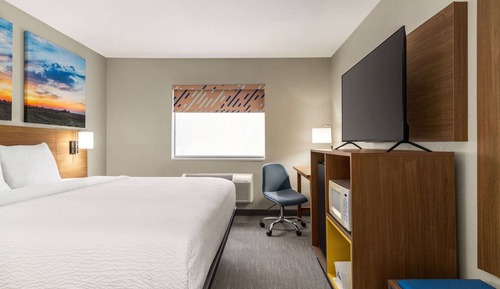 Room, 1 King Bed, Non Smoking