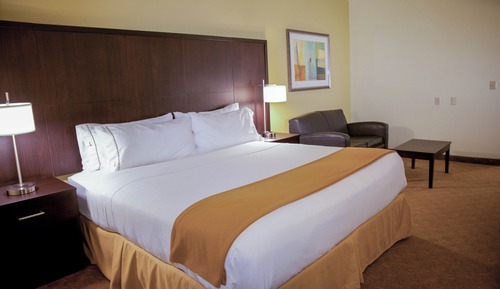 Suite, 1 King Bed, Accessible Bathtub (Communication, Accessible Tub)