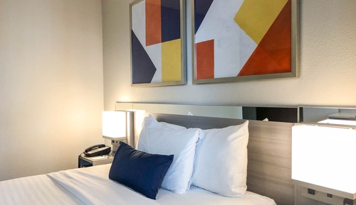 Standard Room, 1 Queen Bed