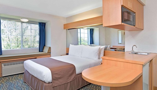 Studio Suite, 1 Queen Bed, Non Smoking