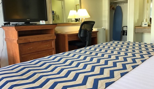 Standard Room, 1 Queen Bed, Accessible