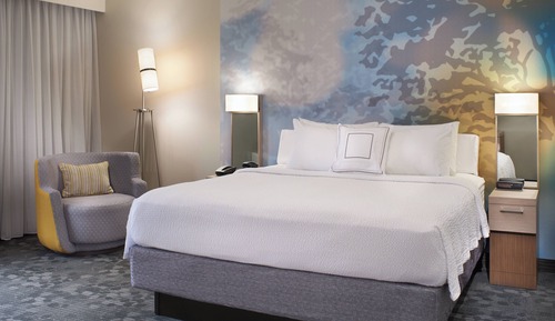 Executive Room, 1 King Bed with Sofa bed (Mobility Accessible, Tub)