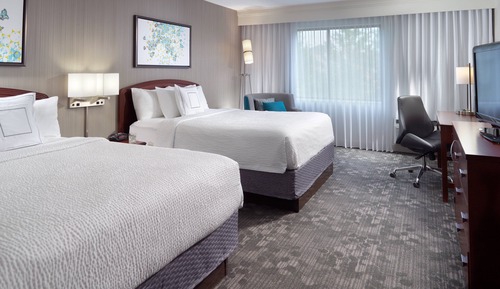 Room, 2 Queen Beds (Mobility/Hearing Access, Roll-in Shwr)