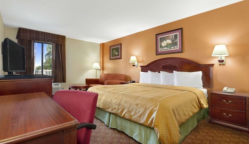 Standard Room, 1 King Bed, Smoking
