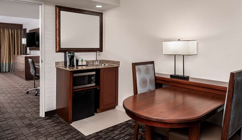 Suite, 1 King Bed with Sofa bed, Non Smoking