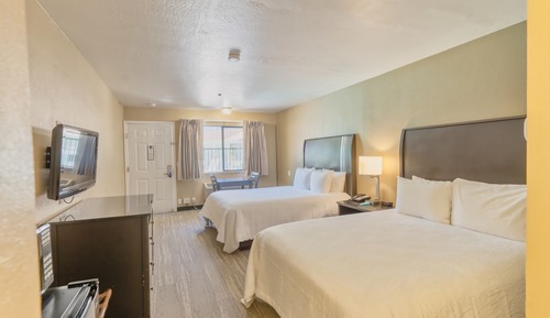 Standard Quadruple Room, 2 Queen Beds, Non Smoking