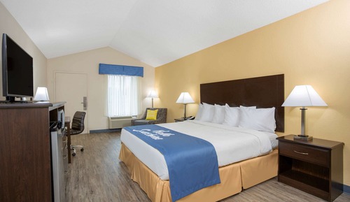 Standard Room, 1 King Bed
