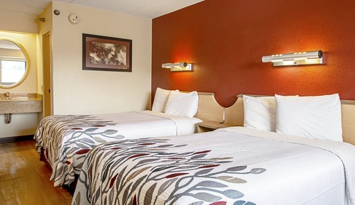 Suite, Multiple Beds (Smoke Free)