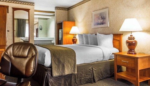 Standard Room, 1 Queen Bed