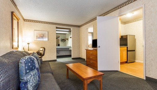 Suite, 1 Queen Bed, Non Smoking