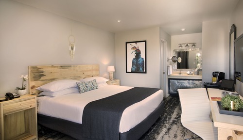 Standard Room, 1 King Bed, Multiple View (Traditional King Room)