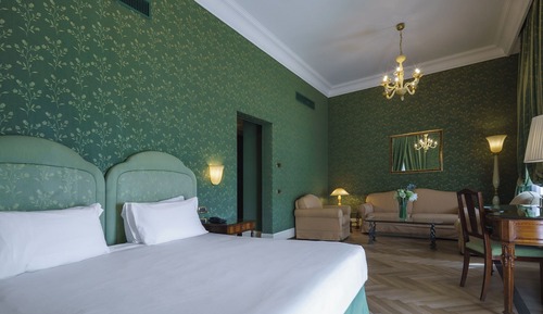 Standard Suite, Sea View