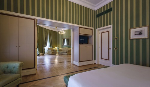 Suite, Sea View (3 Pax)