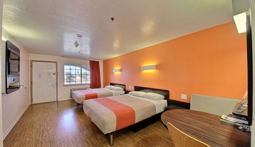 Standard Room, 2 Double Beds, Accessible, Smoking